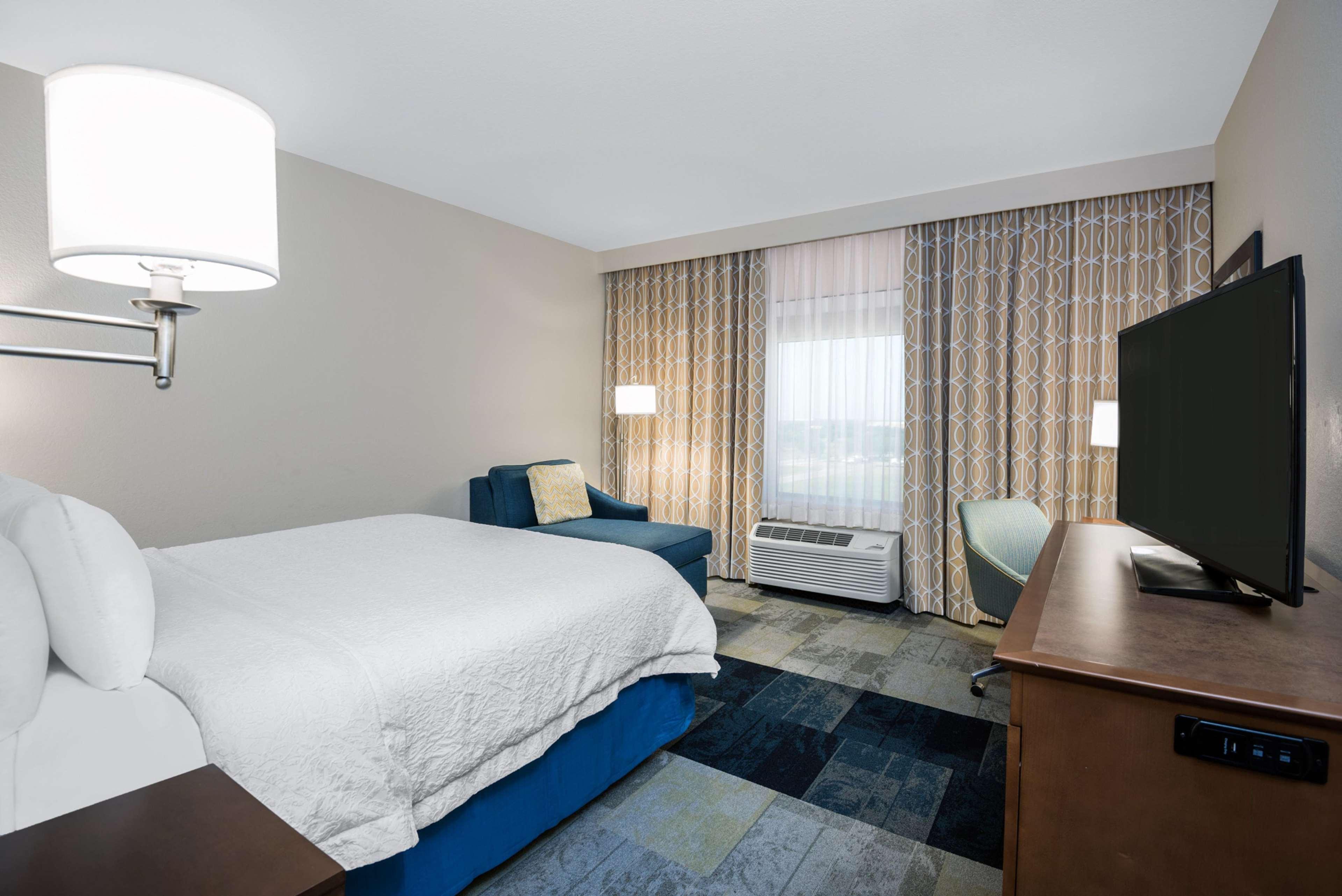 Hampton Inn & Suites San Antonio Brooks City Base, Tx Exterior photo